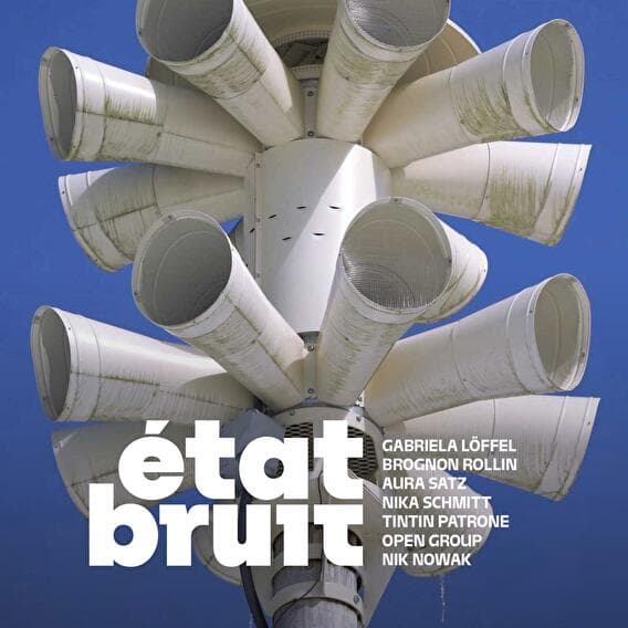 Contemporary art exhibition - état bruit