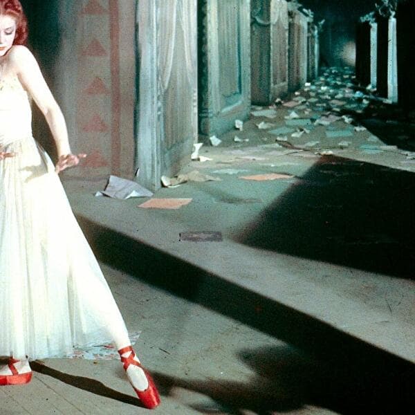 The Red Shoes (Ciné-Théâtre)