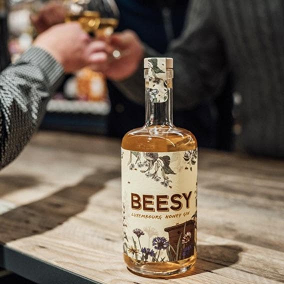 The sweetness of honey in schnapps